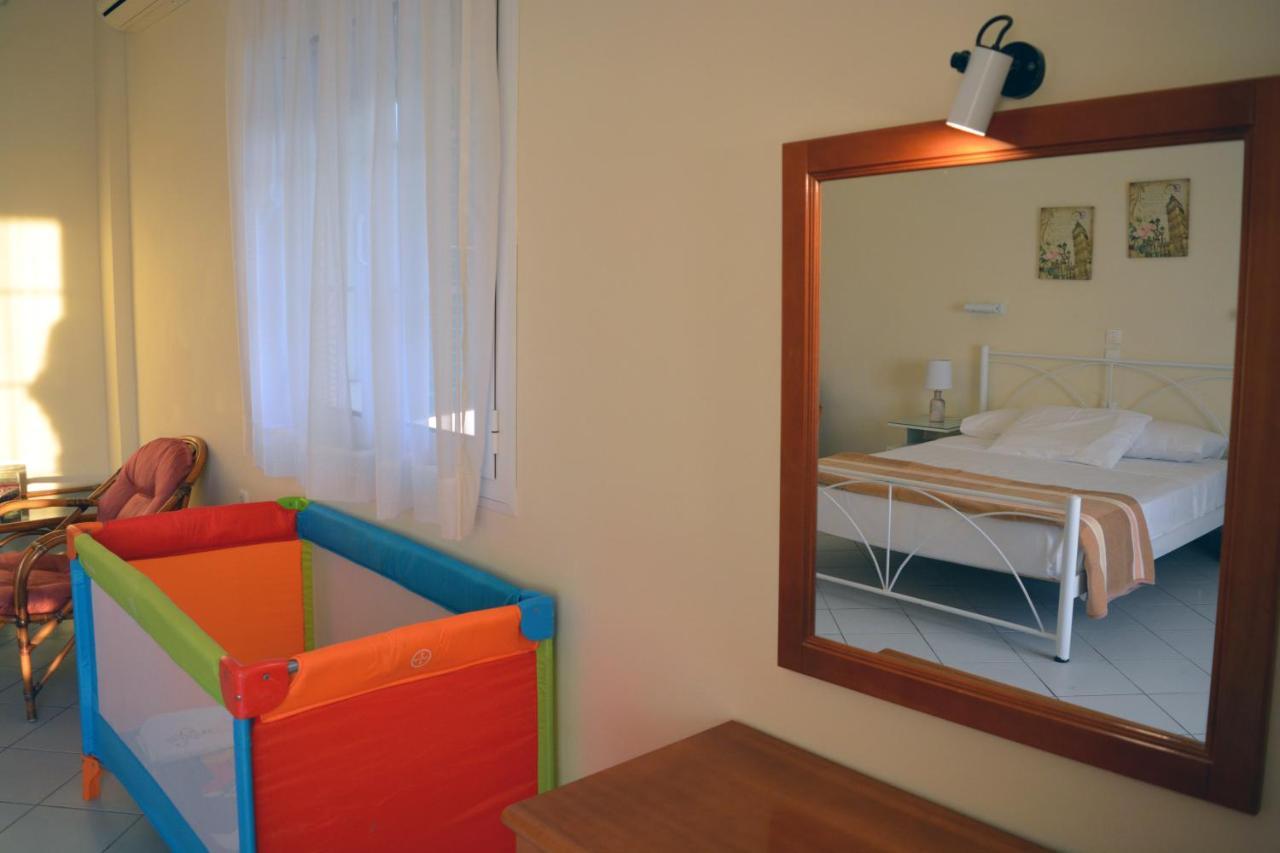 Papadatos Apts With Amazing View - 5Mins From The Beach Kontogialos Bagian luar foto