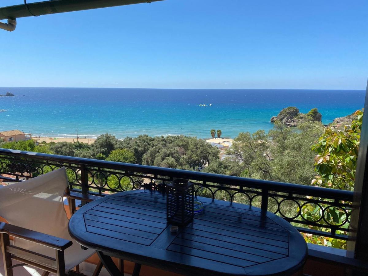 Papadatos Apts With Amazing View - 5Mins From The Beach Kontogialos Bagian luar foto