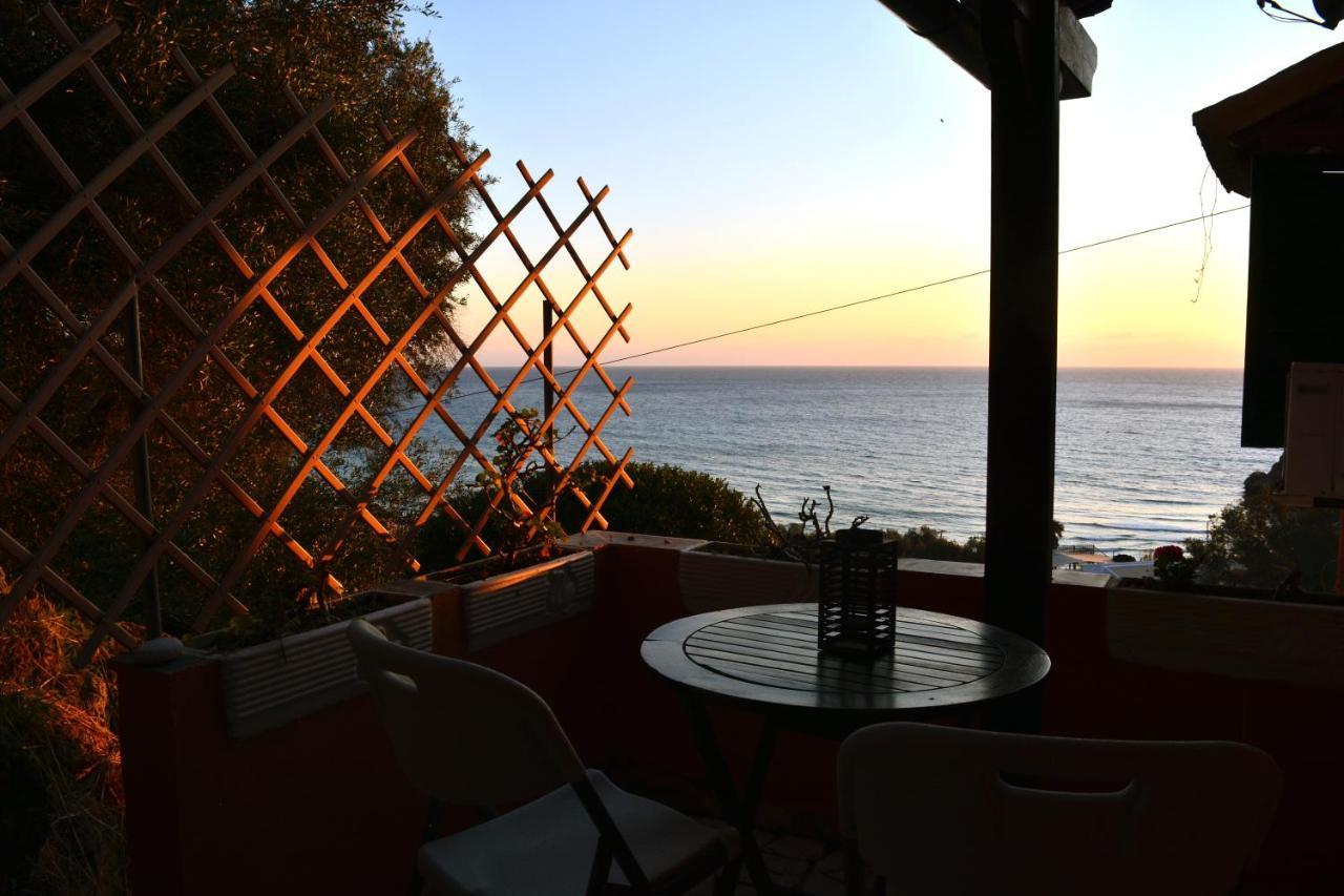 Papadatos Apts With Amazing View - 5Mins From The Beach Kontogialos Bagian luar foto
