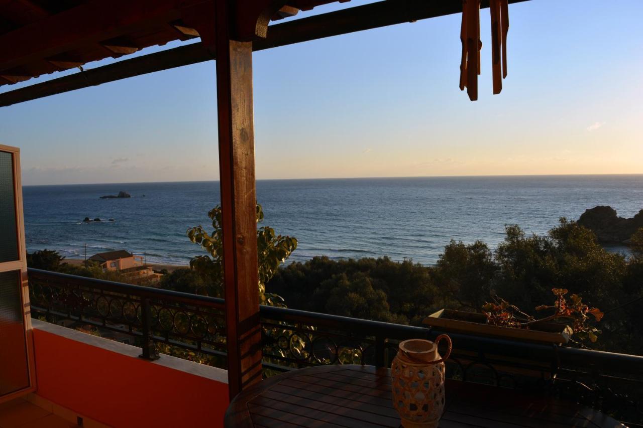Papadatos Apts With Amazing View - 5Mins From The Beach Kontogialos Bagian luar foto