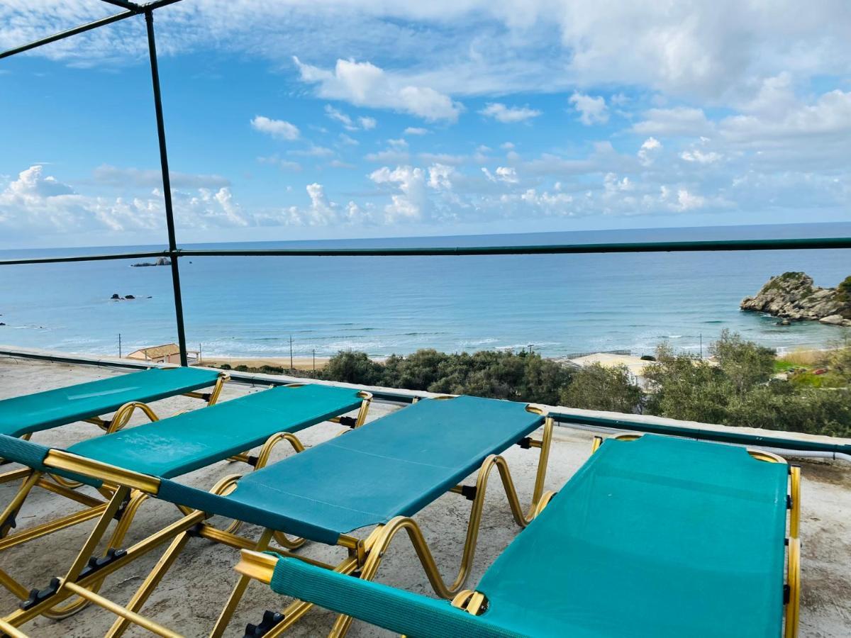 Papadatos Apts With Amazing View - 5Mins From The Beach Kontogialos Bagian luar foto