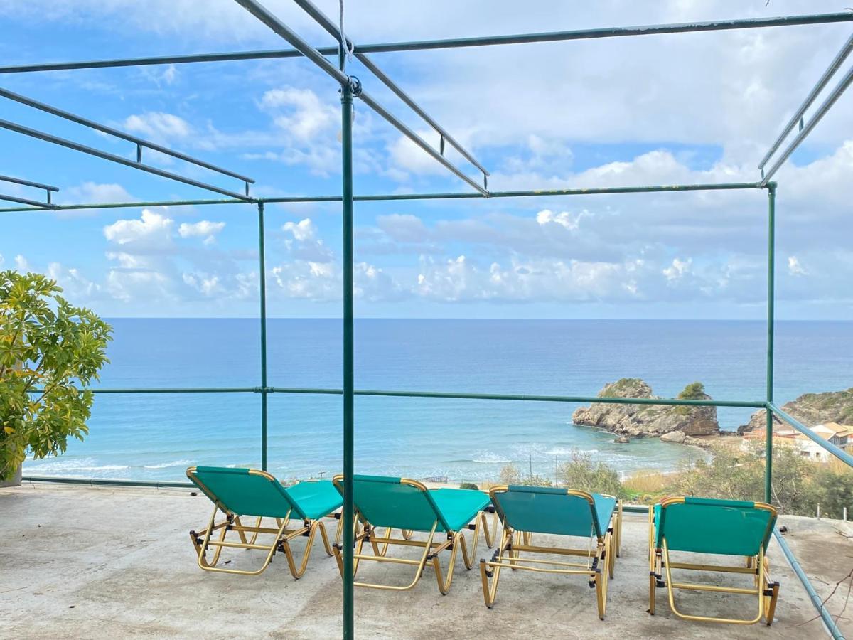 Papadatos Apts With Amazing View - 5Mins From The Beach Kontogialos Bagian luar foto