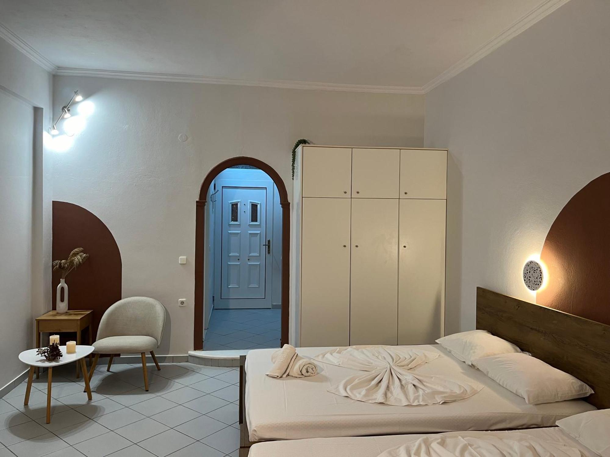 Papadatos Apts With Amazing View - 5Mins From The Beach Kontogialos Bagian luar foto