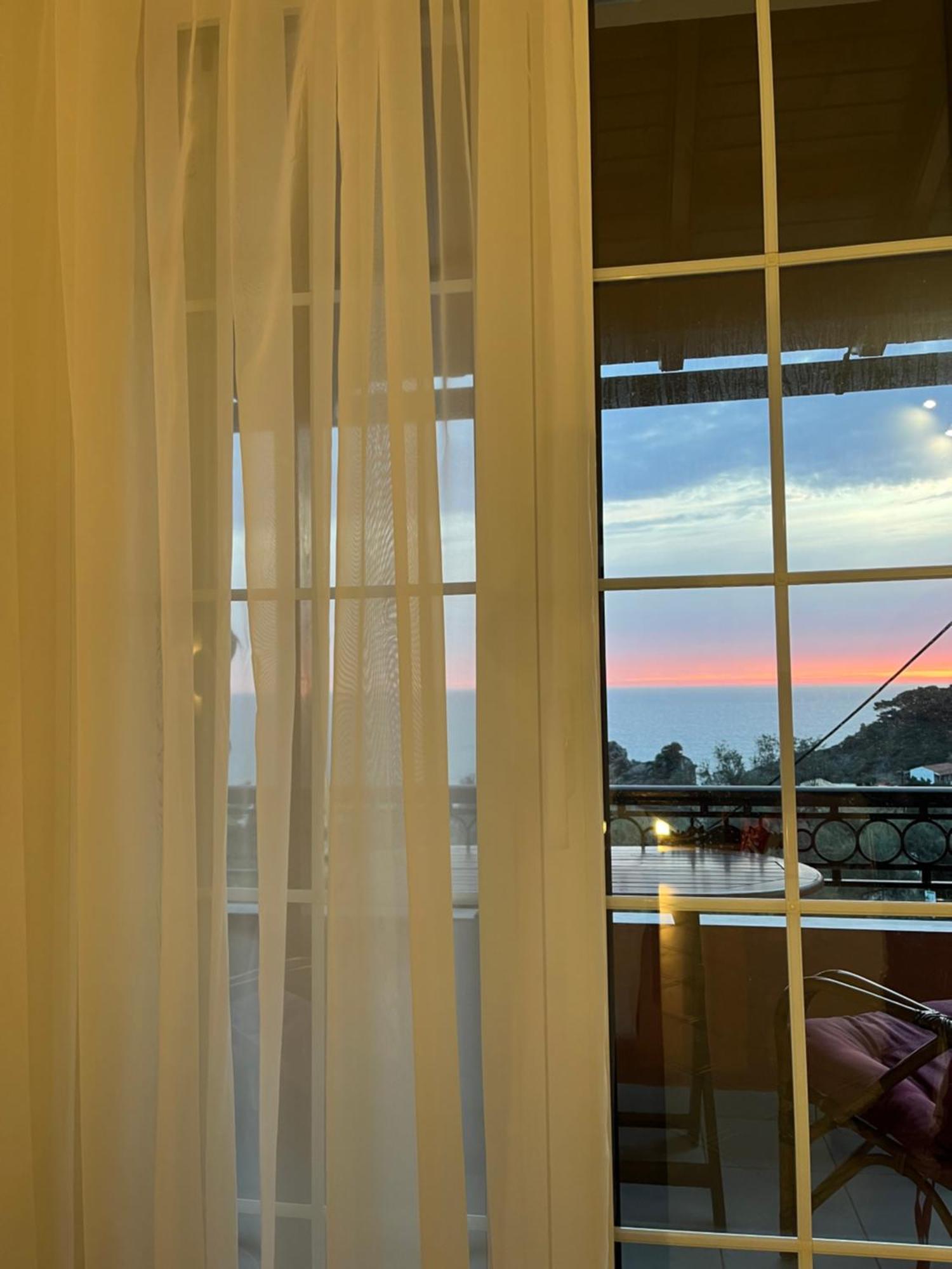 Papadatos Apts With Amazing View - 5Mins From The Beach Kontogialos Bagian luar foto