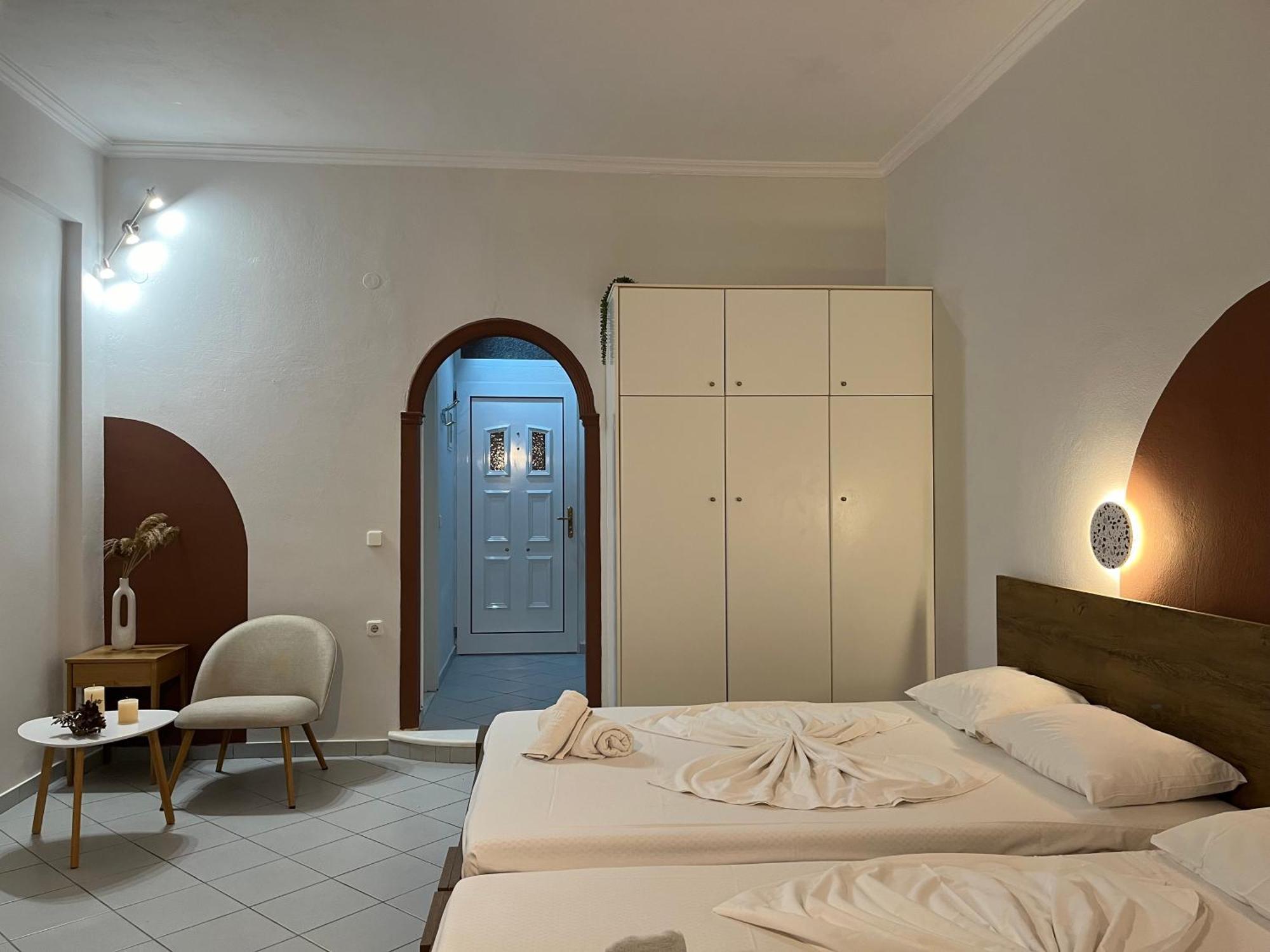 Papadatos Apts With Amazing View - 5Mins From The Beach Kontogialos Bagian luar foto