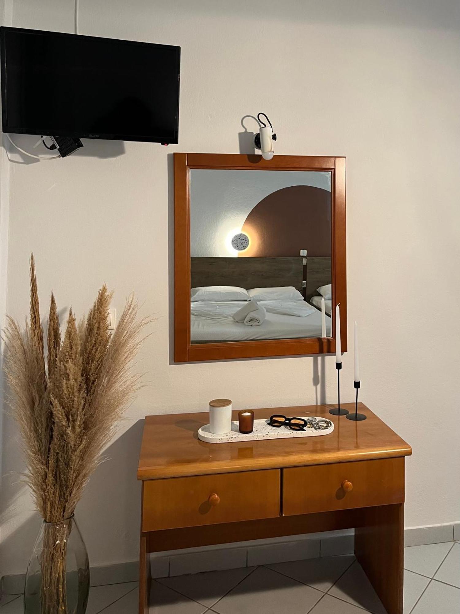 Papadatos Apts With Amazing View - 5Mins From The Beach Kontogialos Bagian luar foto